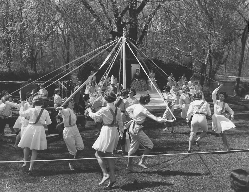 1956 May pole