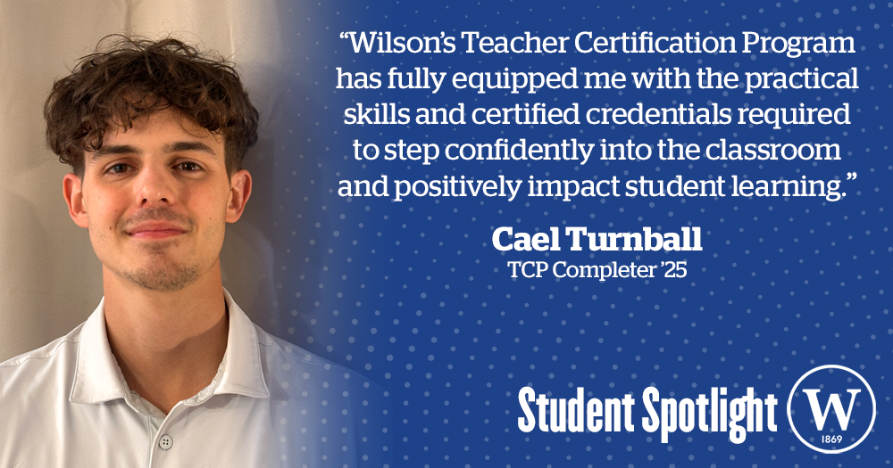 Future teacher participating in an online professional pathway program.